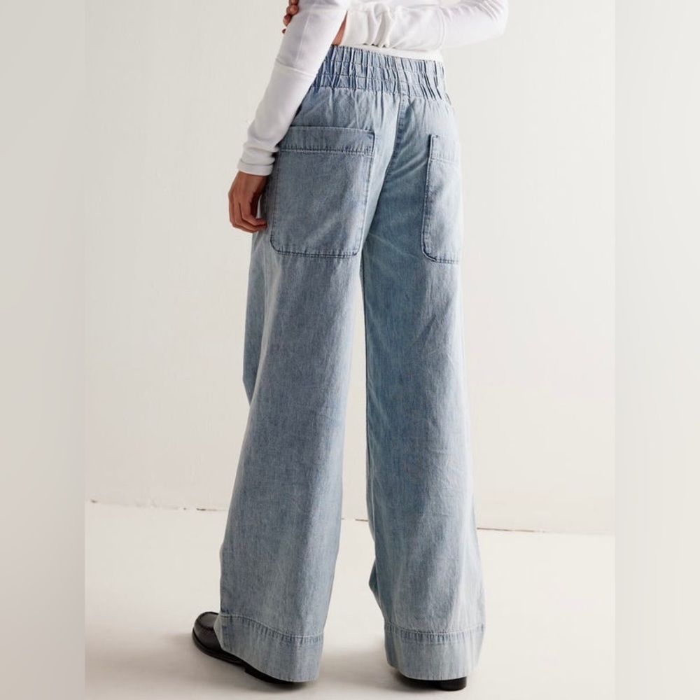 We The Free Light Wash Wide Leg Jeans - Picture 3 of 11